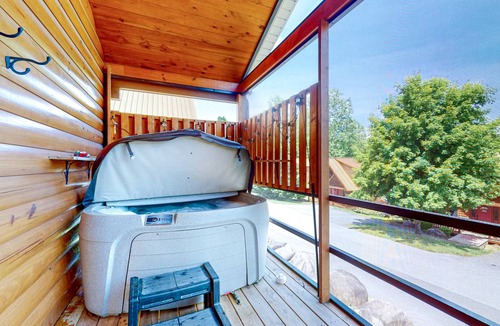 White Oak Lodge Cabin | 104 m² Cabin ∙ 2 bedrooms ∙ 8 guests