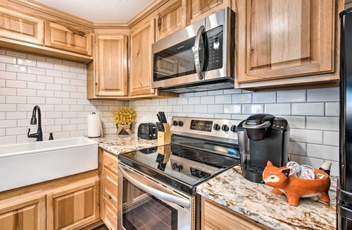 Creighton Apartment | 11 Mi to Denver Zoo: Lakewood Studio w/Fire Pit!