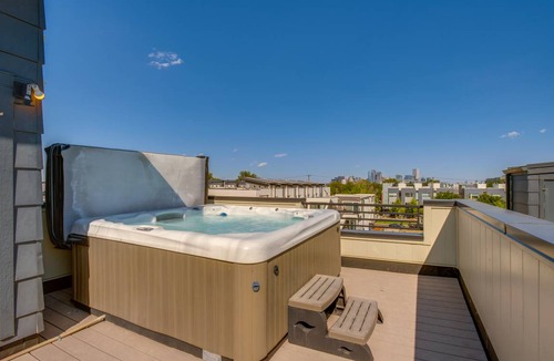 West Colfax Apartment | 111 m² Apartment ∙ 3 bedrooms ∙ 6 guests