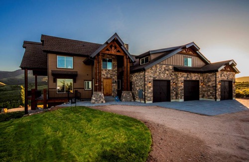 Fish Haven Cabin | 1115 m² Cabin ∙ 13 bedrooms ∙ 52 guests