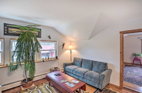 Saugerties Apartment | 116 m² Apartment ∙ 2 bedrooms ∙ 4 guests