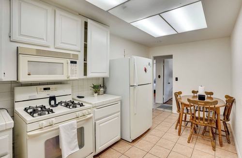 Downey House | 12 Mi to Dtwn LA: Family Home w/Private Sauna!
