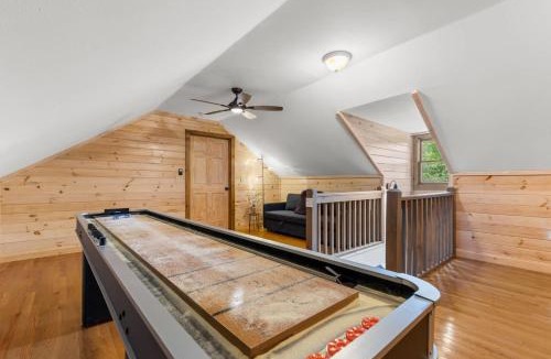 Foxfire Estates House | 12 Min to Downtown Sleeps 16 Hot Tub Fire Pit