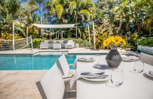 Poinsettia Heights House | 121 m² House ∙ 4 bedrooms ∙ 8 guests
