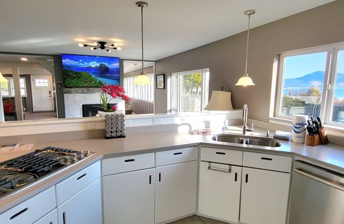 Netarts House | 125' Beachfront Bliss, Private Beach Access, Firepits, crabbing, clamming - wow!
