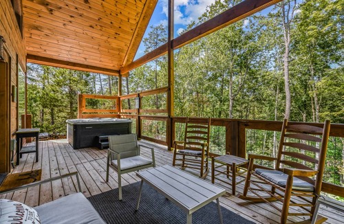 Sevierville Cabin | 127 m² Cabin ∙ 2 bedrooms ∙ 6 guests