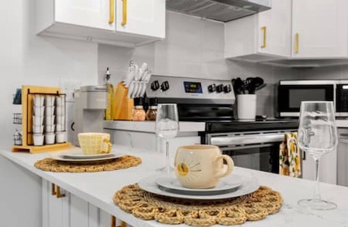 Wilburton House | 12815 Bellevue · 4b2b Newly Remodeled Home @Bellevue/close to Park