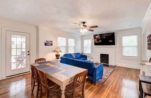 Austin Ave. House | 129 m² House ∙ 3 bedrooms ∙ 8 guests