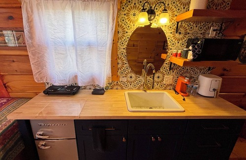 Sevierville House | #13 Esmeralda - *New Kitchen* Gypsy Cottage