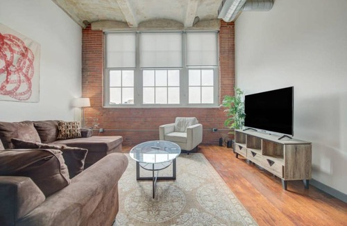 Crossroads Arts District Apartment | 131 m² Apartment ∙ 3 bedrooms ∙ 6 guests
