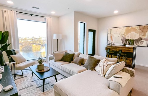North Capitol Apartment | 135 m² Loft ∙ 2 bedrooms ∙ 4 guests