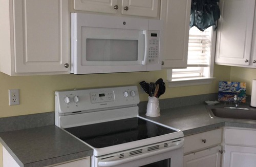 North End Condo | 13th & Central 3BR/2BA. WALK EVERYWHERE