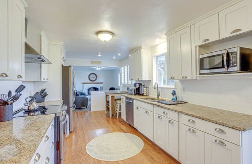 Arvada House | 14 Mi to Denver Zoo: Pet-Friendly Arvada Home