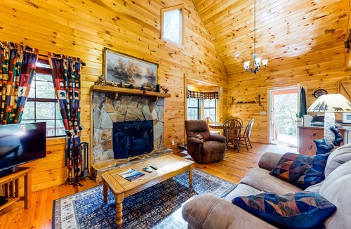 Williamstown Cabin | 146 m² Cabin ∙ 2 bedrooms ∙ 6 guests