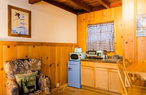 Tahoe Island House | 149 m² Motel ∙ 8 guests