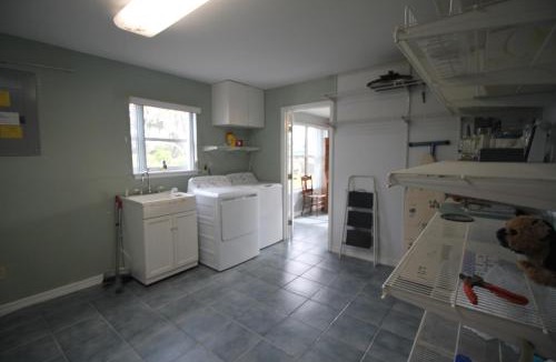 Crystal River House | 15 Minutes to the Gulf of Mexico! Beautiful home on Lake Rousseau