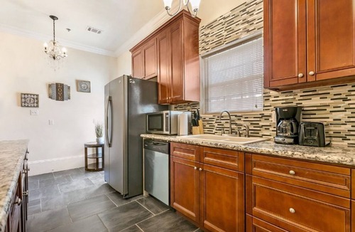 Faubourg Lafayette Condo | 15% OFF Monthly |10% OFF Weekly-Elegant 4BR City Condos in Downtown