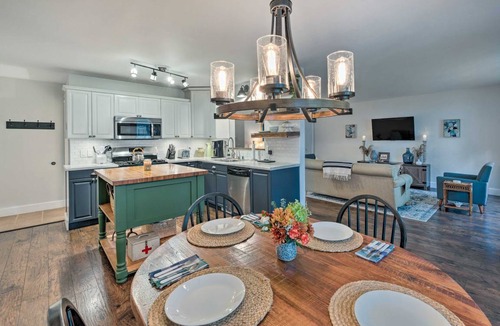 Lake Mills Cottage | 157 m² Cabin ∙ 3 bedrooms ∙ 8 guests