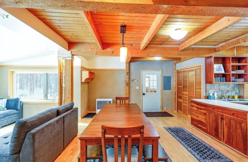 Fairbanks Cabin | 16-Acre Plot: Peaceful Cabin in Fairbanks!