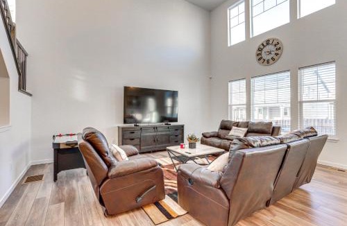 Commerce City House | 16 Mi to Denver Spacious Commerce City Home!