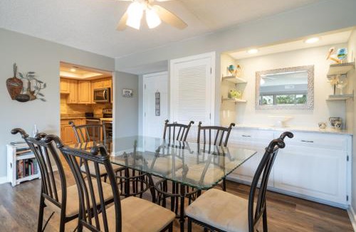 South Beach House | 1737 Bluff Villas Renovated Tommy Bahama Villa Water Views Sleeps 6 Sea Pines