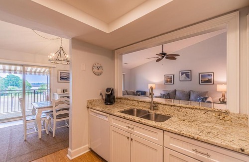 South Beach House | 1762 Bluff Villas Modern Updated Water Views Sleeps 8 Sea Pines