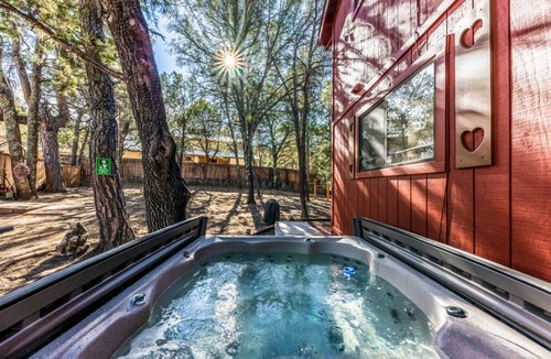 Ruidoso Downs Cabin | 177 m² Cabin ∙ 3 bedrooms ∙ 6 guests
