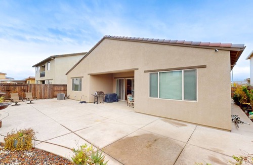 Elk Grove House | 181 m² House ∙ 2 bedrooms ∙ 6 guests