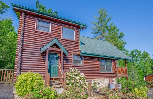 Hemlock Hills Cabin | 186 m² Cabin ∙ 3 bedrooms ∙ 10 guests