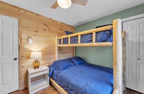 North Creek House | 18N - Cozy & Scenic Mountain Retreat