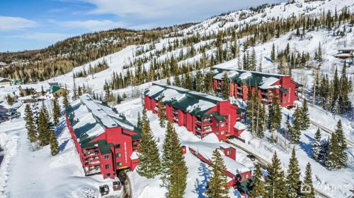 Brian Head House | 1st Floor Ski Inout With Hot Tub And Sauna