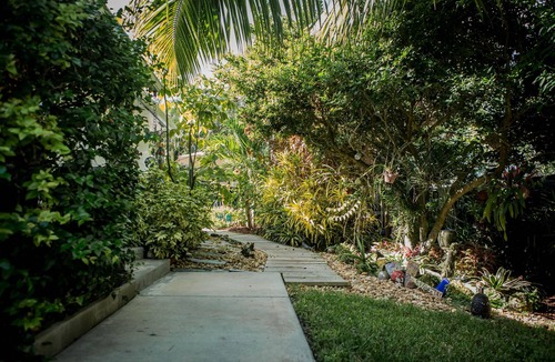 Davie House | 2/2, Davie/Ft. Lauderdale "Quiet/Pool" Garden Home