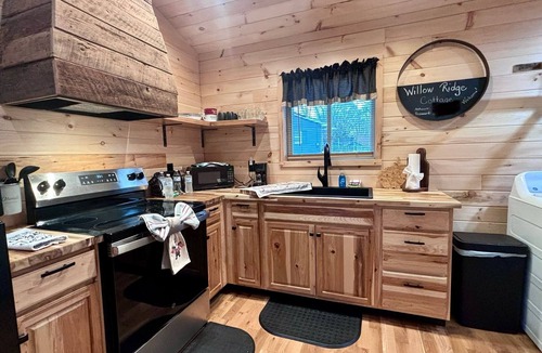 Fayetteville Cabin | 2 BDR 1.5 BA cabin located in the heart of the New River Gorge National Park