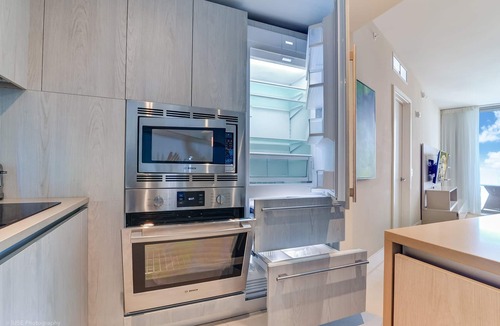 Hollywood South Central Beach Condo | 2 BDR Ocean and Pool View at 4111 S. Ocean