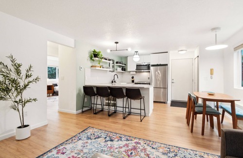 Old Ballard Condo | 2 bedroom, 1.5 bath Condo w/free Parking, Kitchen, WiFi, W/D & 97% walk score
