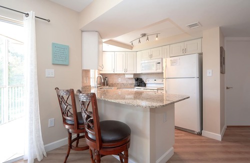 Central Naples Condo | 2 Bedroom/2 Bath located DIRECTLY on the Golf Course - amazing peaceful views