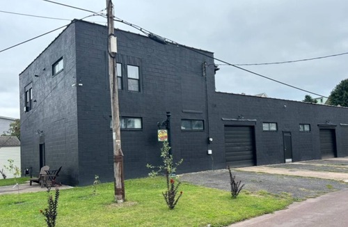 Mount Carmel House | 2 Bedroom Restored Historic Landmark-Old Industrial Soda Factory in Mount Carmel