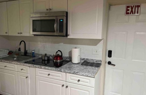 Clinton Apartment | 2 bedrooms private entrance unit in Clinton MD/MGM