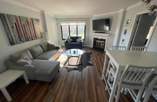 Snowshoe Apartment | 2 BR, 2 Bath Condo on the slopes with night skiing!