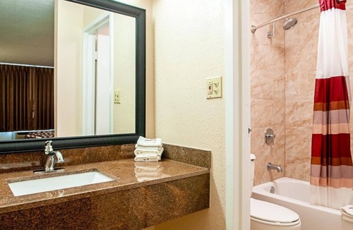 Slidell Hotel | 2 Budget-Friendly Rooms Near Popular Attractions – Close to I-10