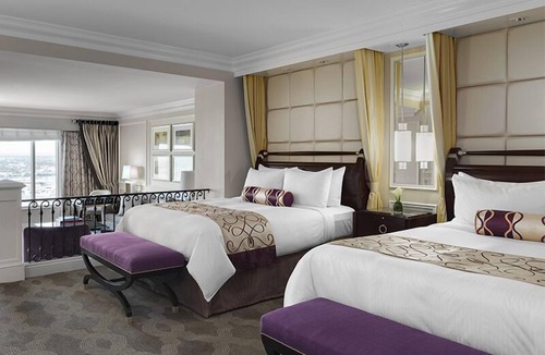 Las Vegas Hotel | 2 Connecting Suites at a 5⭐️ Hotel