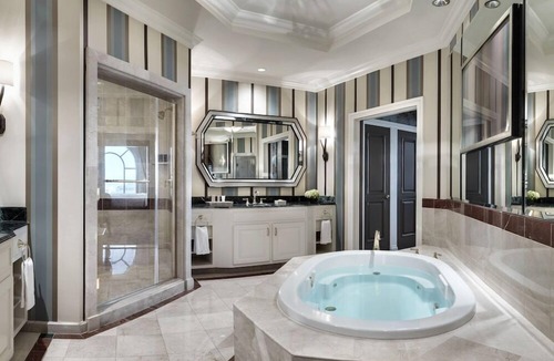 Las Vegas Hotel | 2 Connecting Suites at a 5⭐️ Hotel