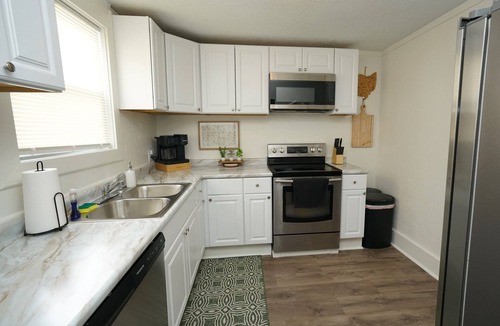Elyria House | 2 homes- 7BR: Gather & Relax