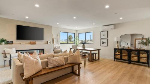 Point Loma Heights House | 2 Homes in San Clemente by AvantStay Sleeps 26, Steps from Sunset Cliffs, Ocean Beach & Dining