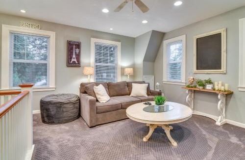 Oak Grove House | 2 Mi to Bay Park Charming Milwaukie Getaway