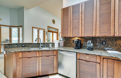 Temple Crest House | 2 Mi to Busch Gardens: Retreat in Scenic Community