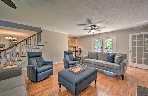 Clemson Villa | 2 Mi to Clemson Central Villa with Deck, Near Lakes