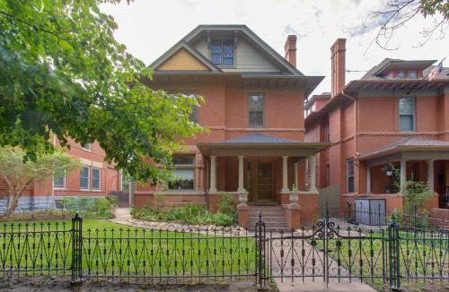 Cheesman Park Apartment | 2 Mi to Dtwn Walkable Cheesman Park Apt