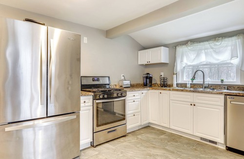 Foxboro House | 2 Mi to Gillette Stadium: Foxborough Retreat!