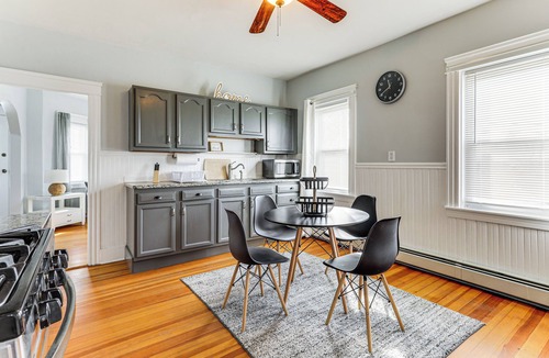 North Providence Apartment | 2 Mi to Governor Notte Park: Apt w/Balcony!